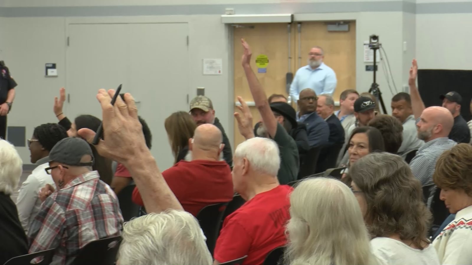 Data Picteur Chesterfield residents question data center representatives at forum